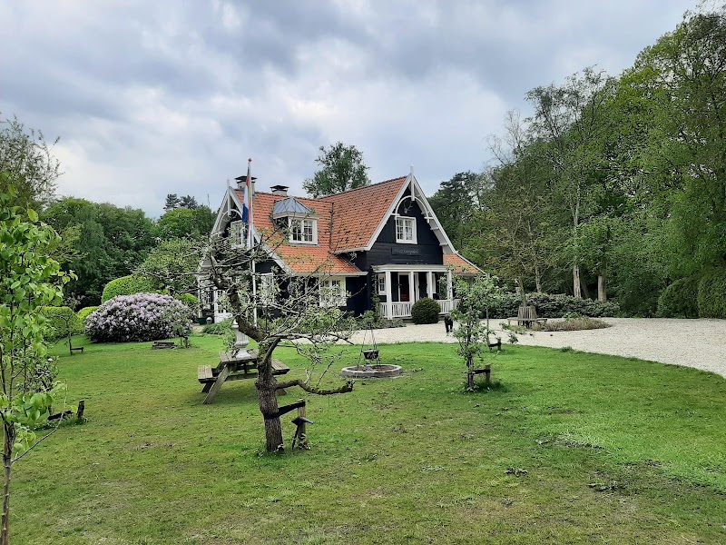 Foto van Huize Koempoelan