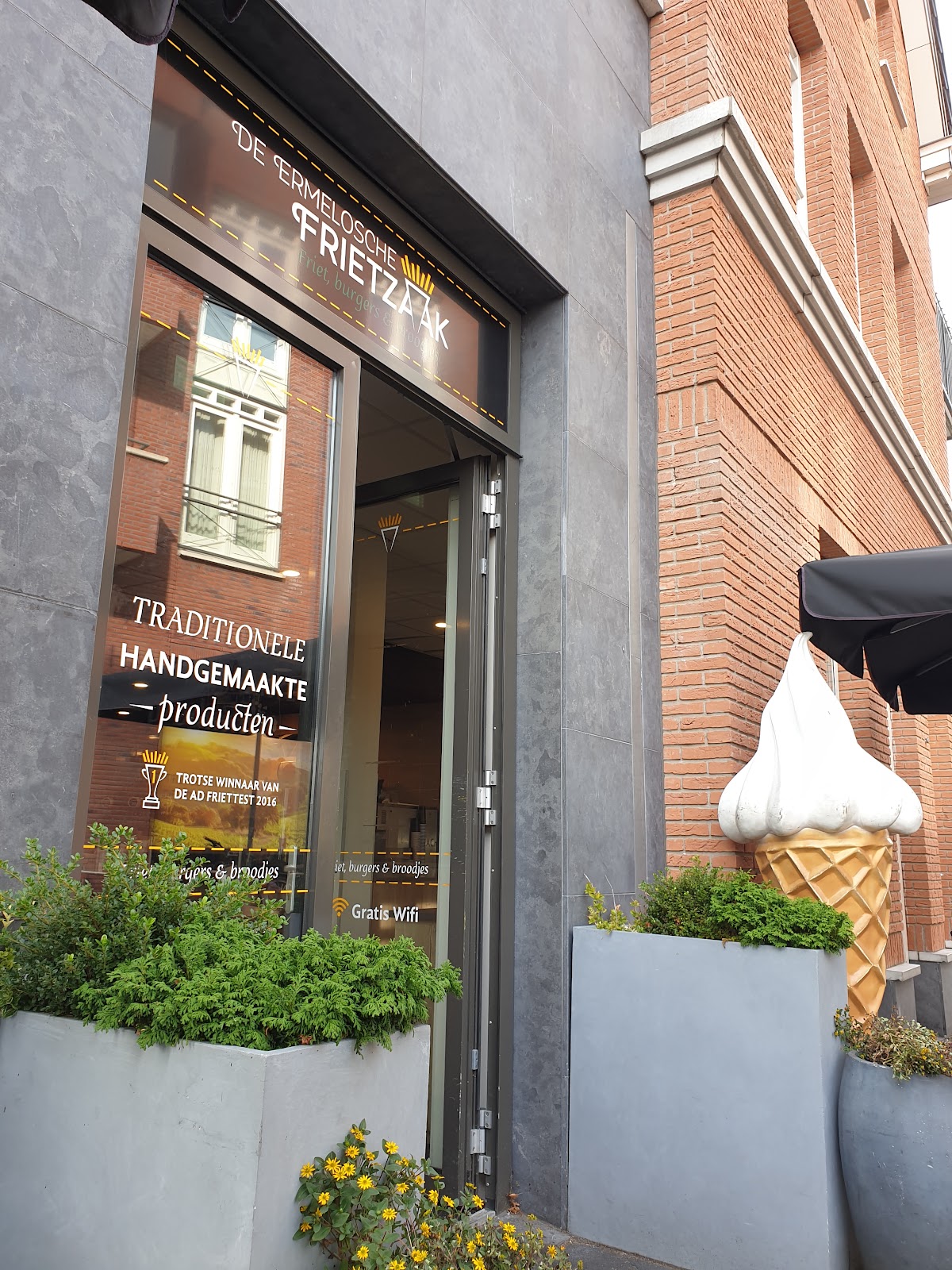 Foto van De Ermelosche Frietzaak
