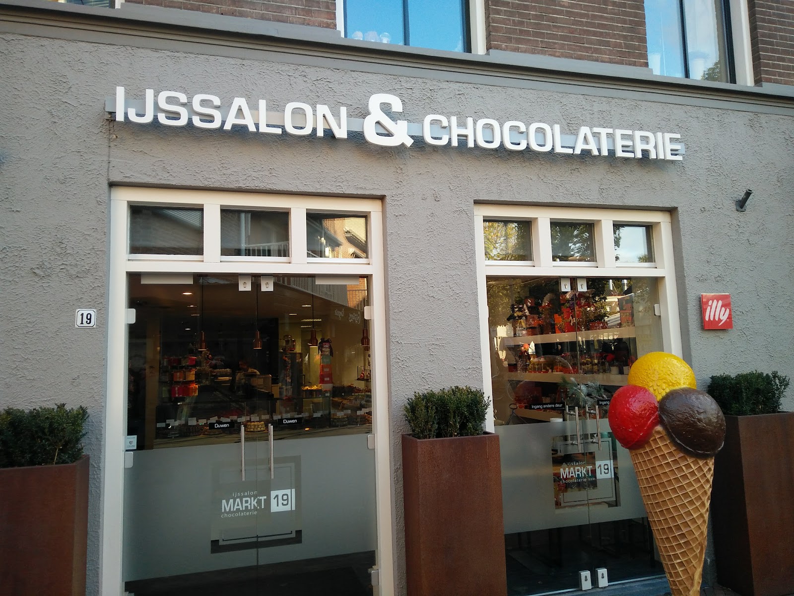 Foto van IJssalon Markt 19 BV