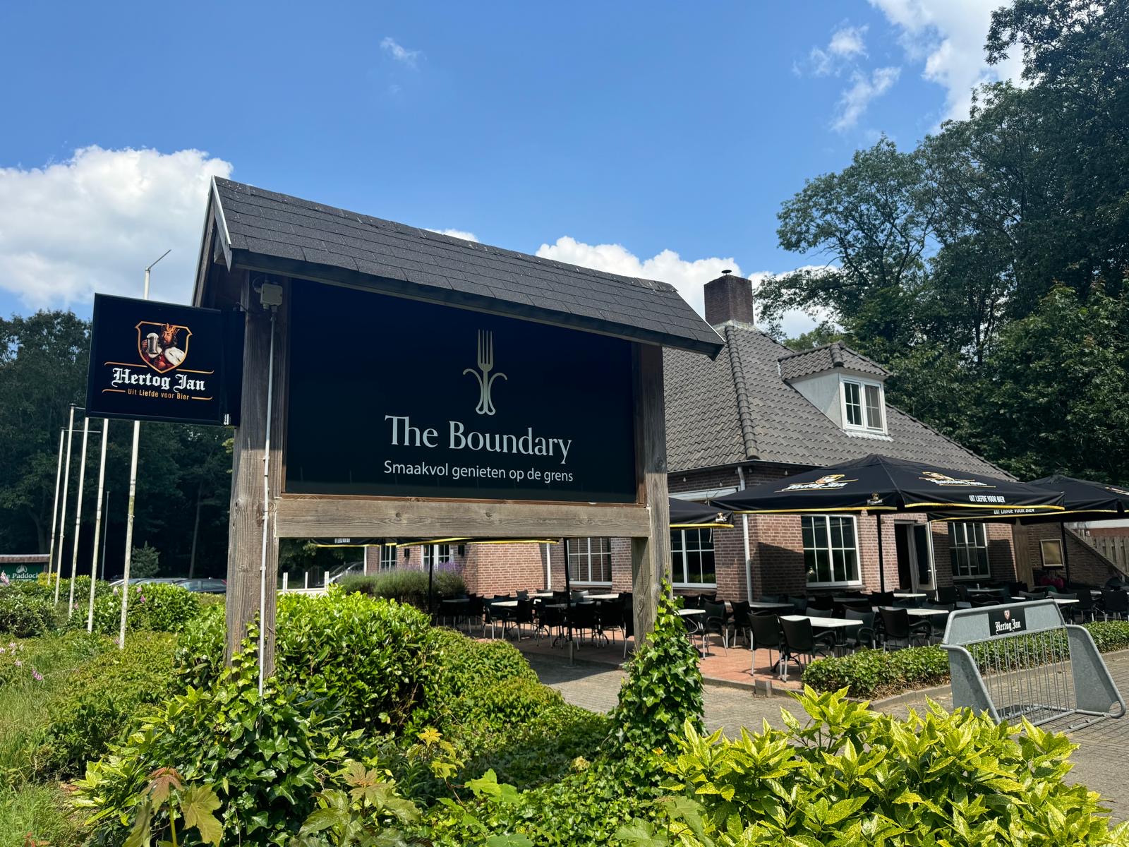 Foto van The Boundary