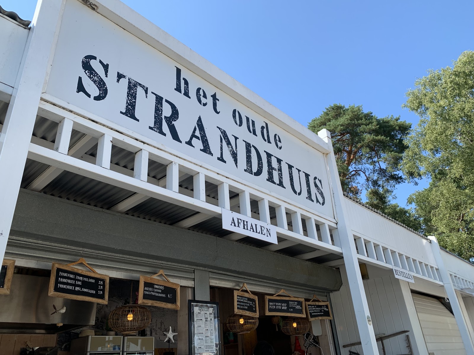 Foto van het oude STRANDHUIS