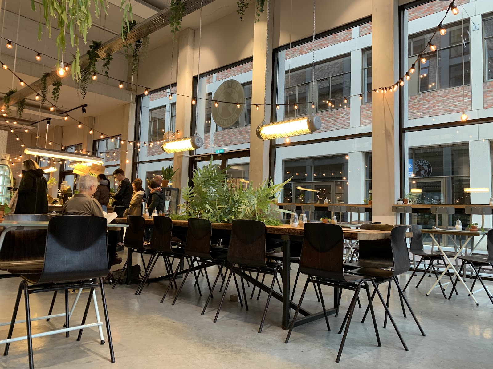 Foto van COFFEE MUNDO The Library