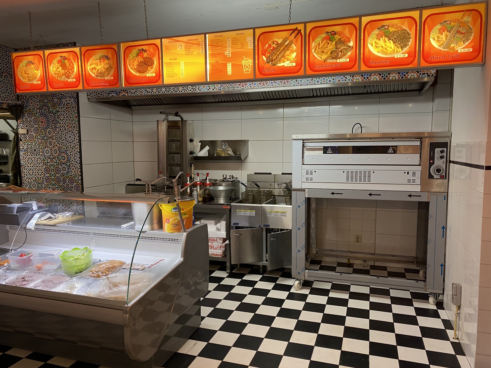Foto van 5 STERREN het lekkerste eten PATAT& SNACKS