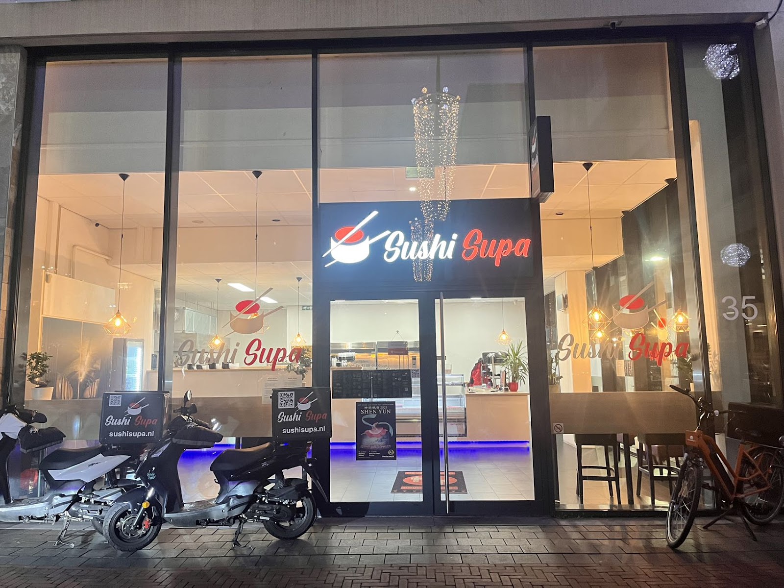 Foto van sushi supa drachten