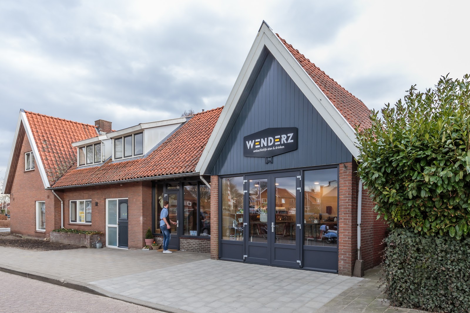 Foto van W E N D E R Z