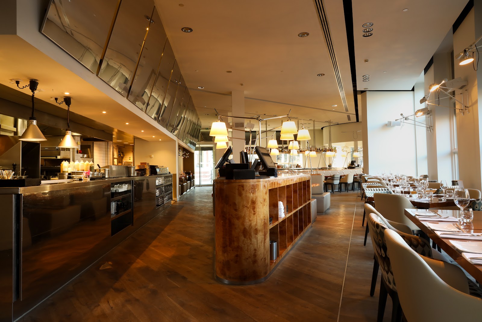 Foto van MOMO Restaurant, Bar & Lounge