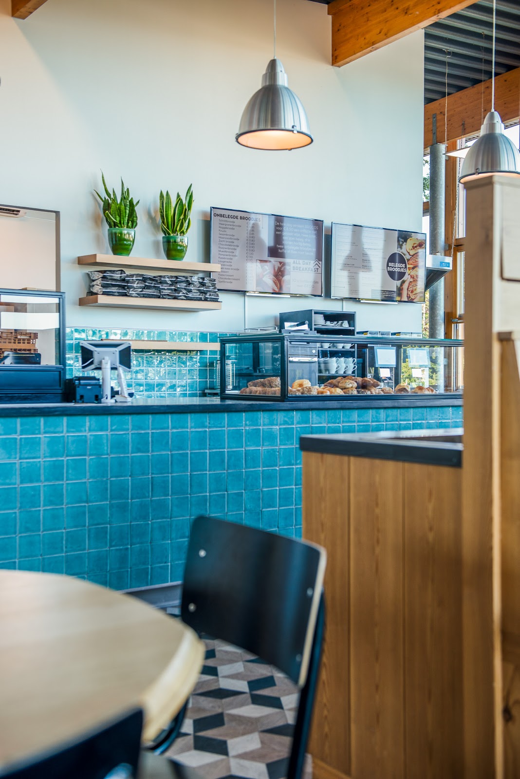 Foto van BROODS, broodjesbar & drive-thru