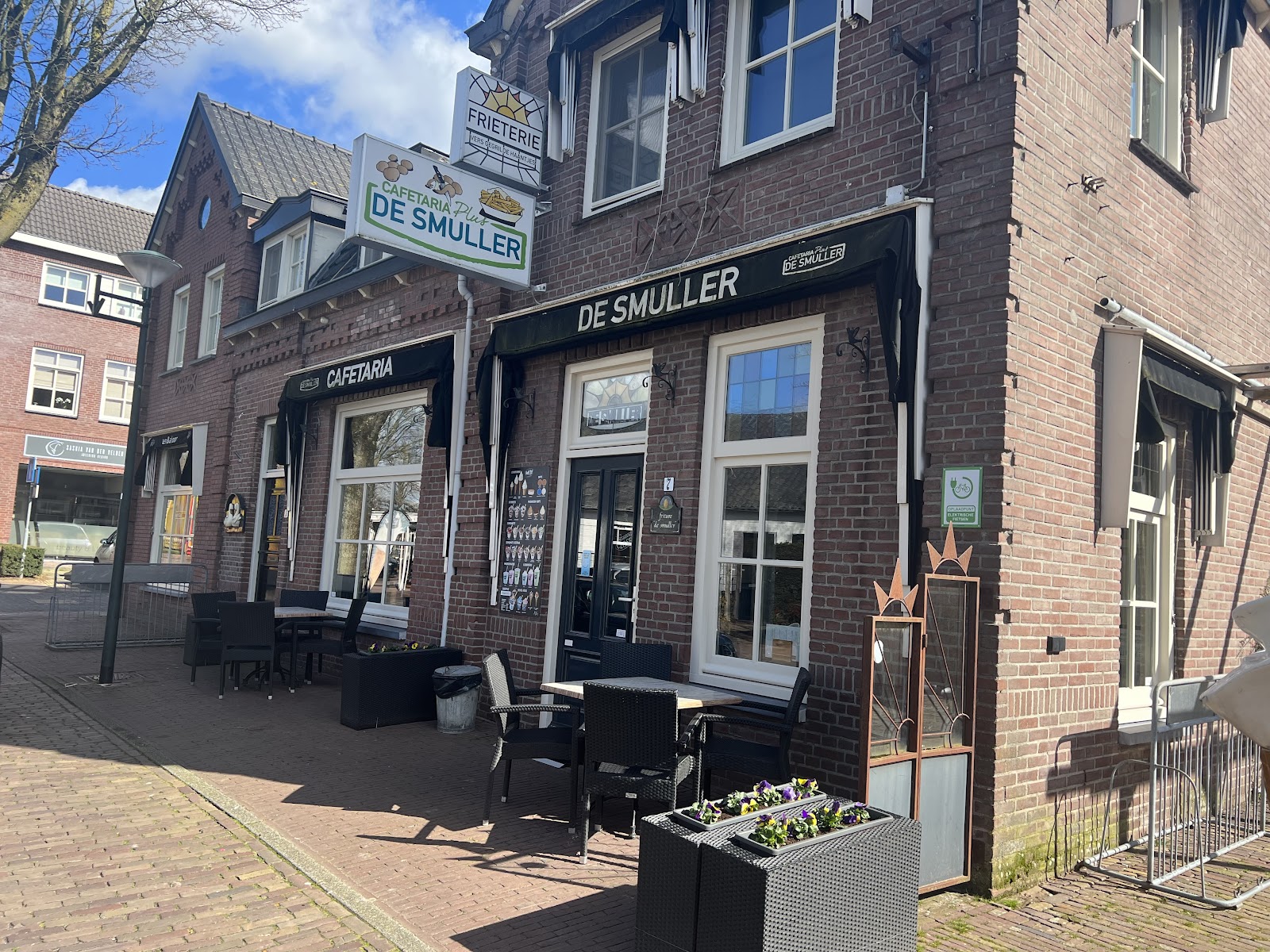 Foto van Cafetaria plus De Smuller