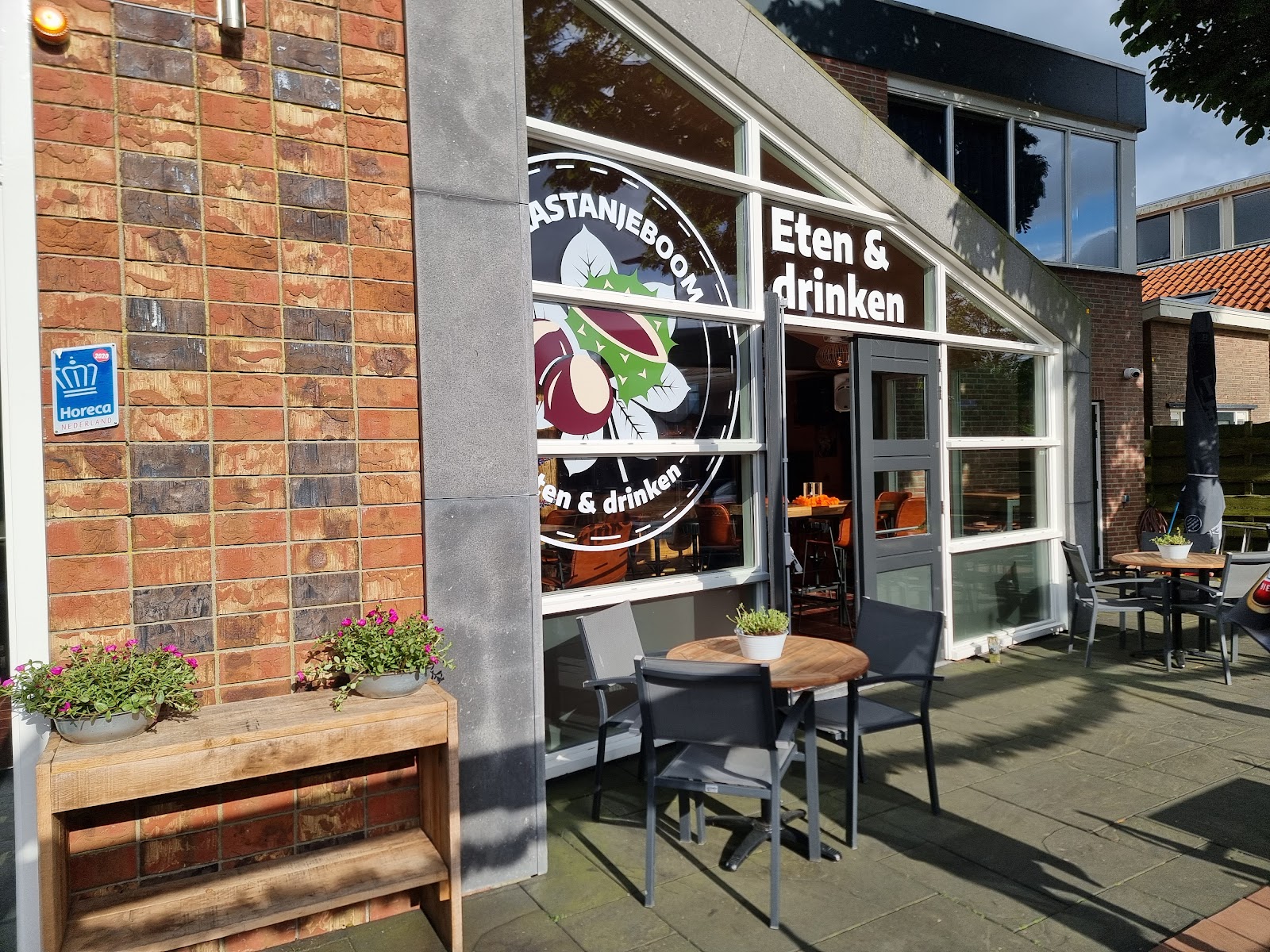 Foto van Dé Kastanjeboom eten en drinken
