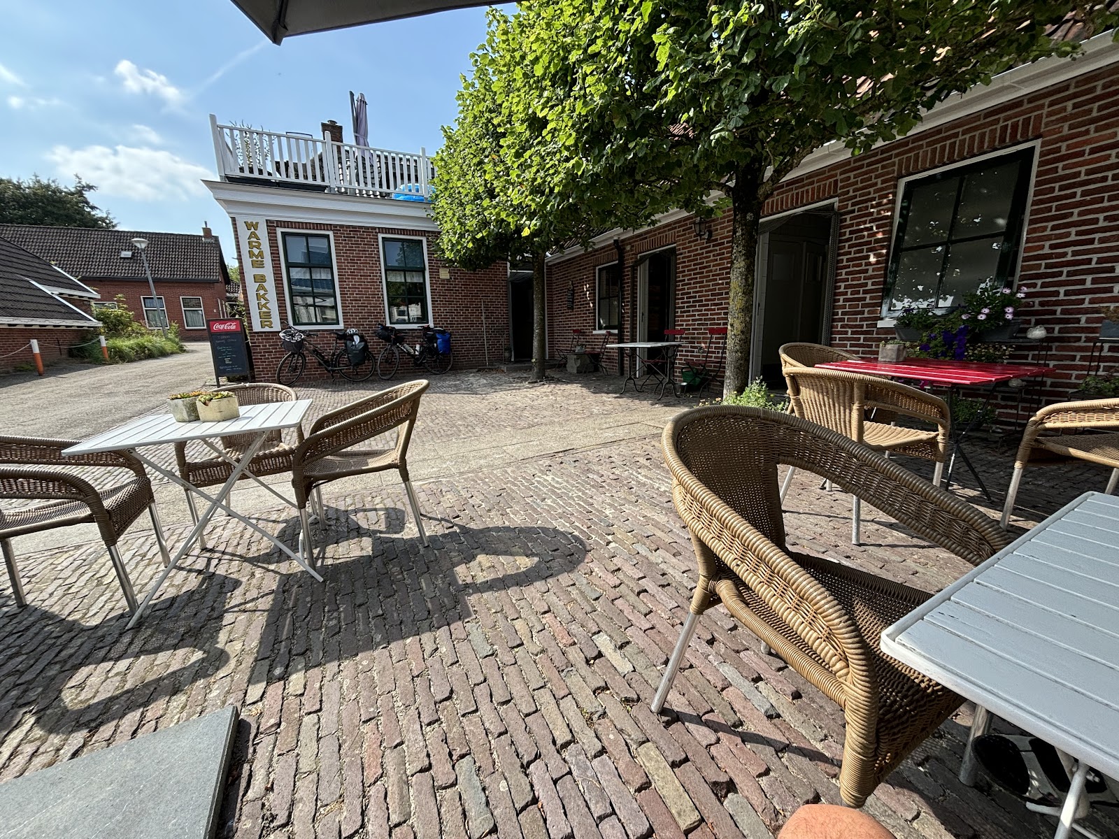 Foto van Bakkerij Olinga Koekkampioen van Nederland Koffie en Terras