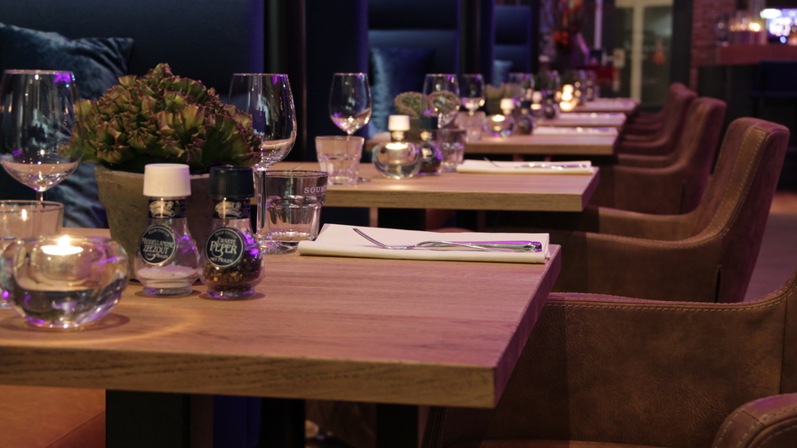 Foto van BRASSERIE aan tafel bij JAN