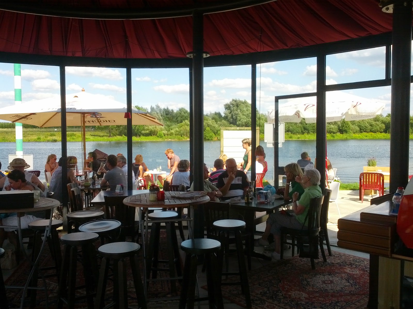 Foto van Strandpaviljoen Hoëg