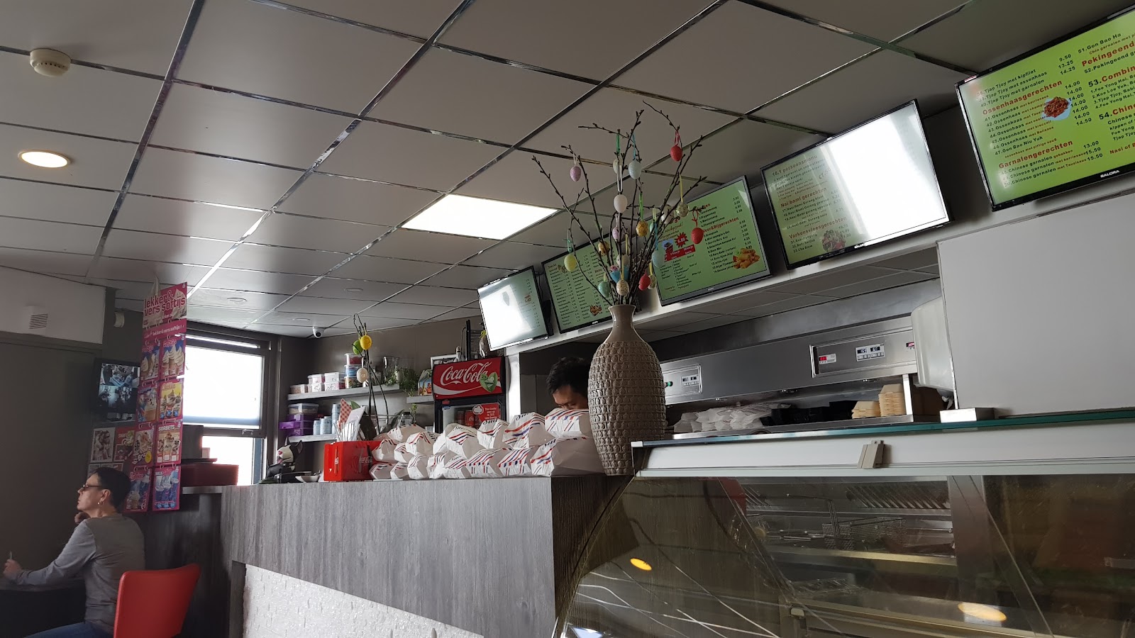 Foto van Wok—Cafetaria De Buren