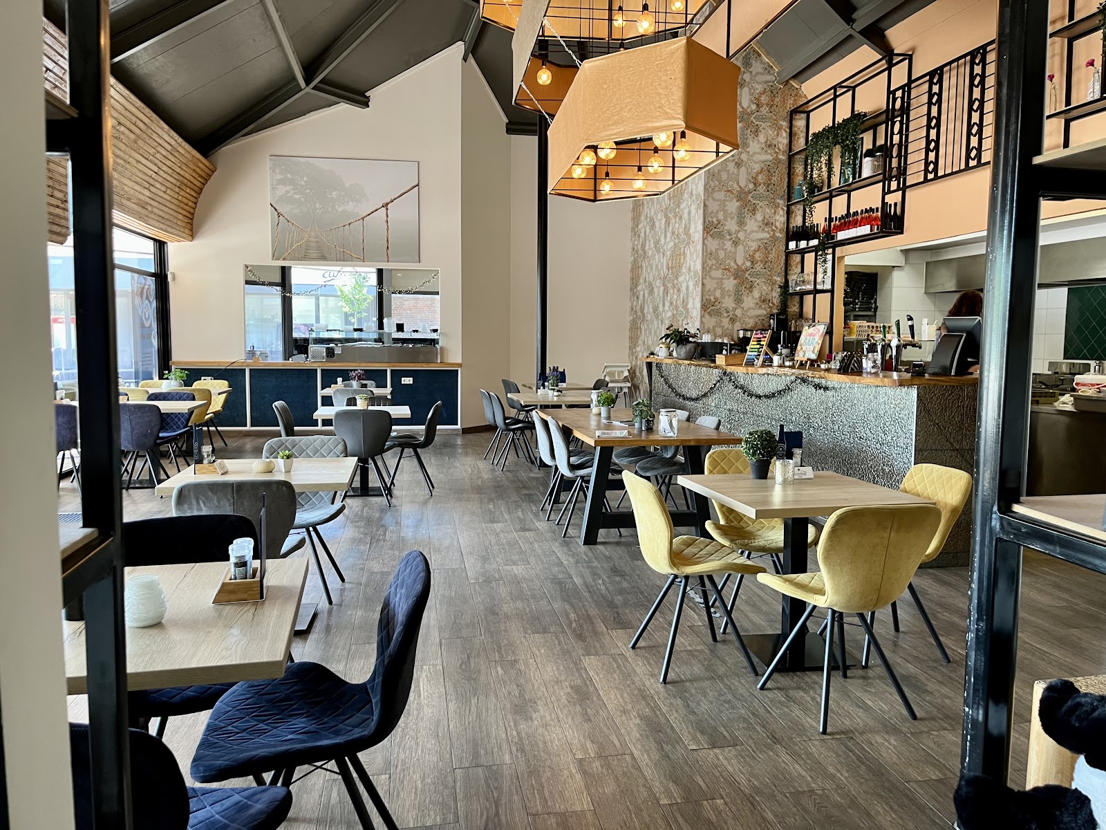 Foto van 't Hart van Dieren - Sushi & Tapas