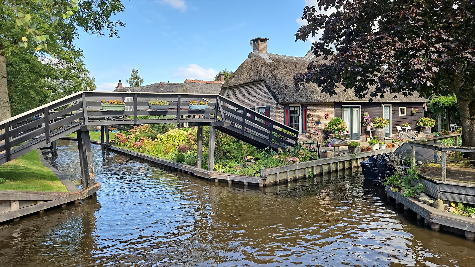 Foto van De Kruumte Bootverhuur - Restaurant - Hotel