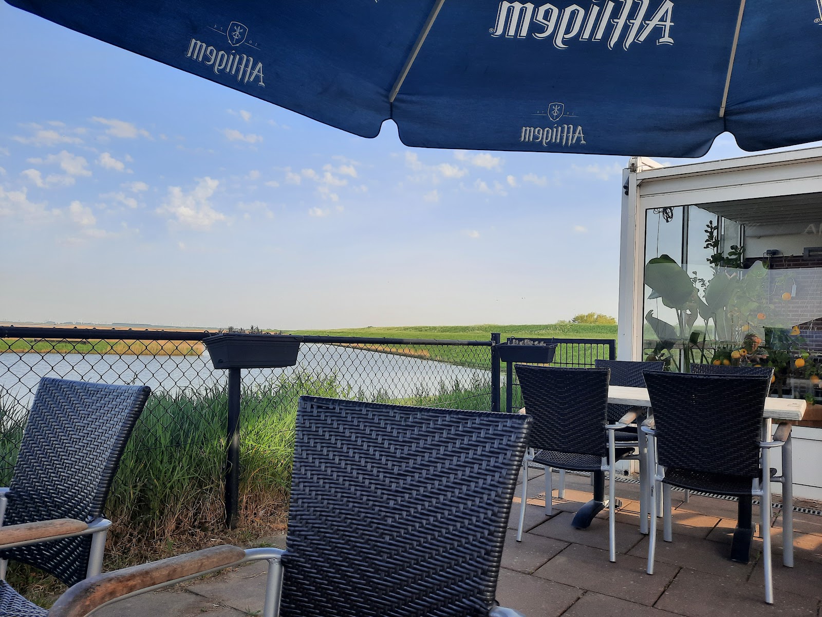 Foto van Dockside Saeftinghe
