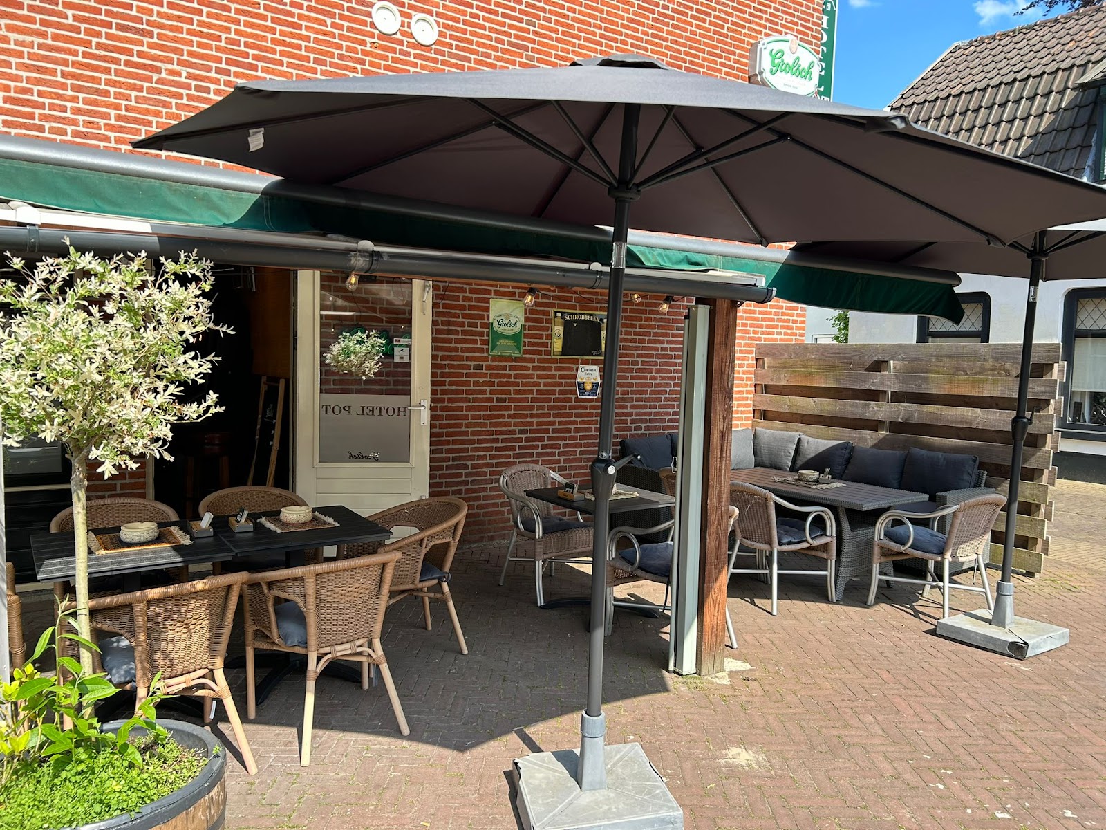 Foto van Hotel, café, biljartcentrum "Pot"