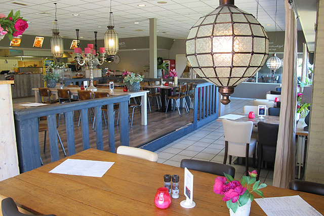 Foto van Figola's BBQ Chicken Restaurant Zalkerbroek