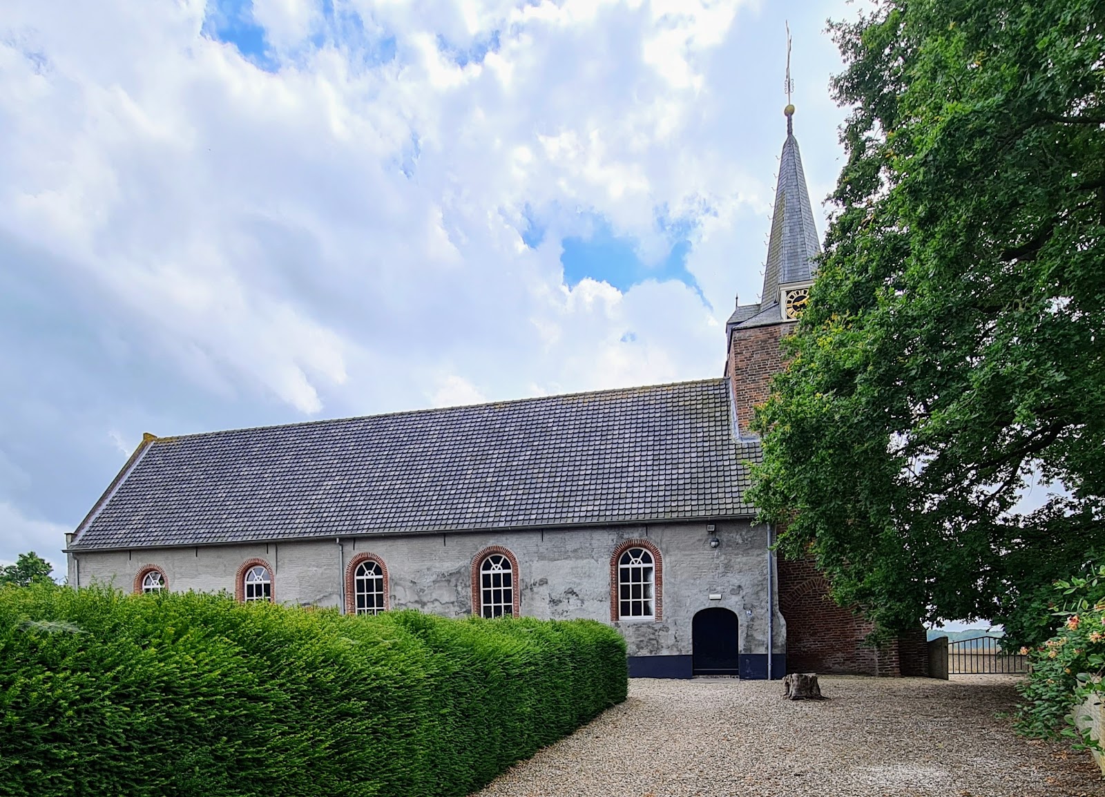 Foto van Hersteld Hervormde Kerk Heesbeen