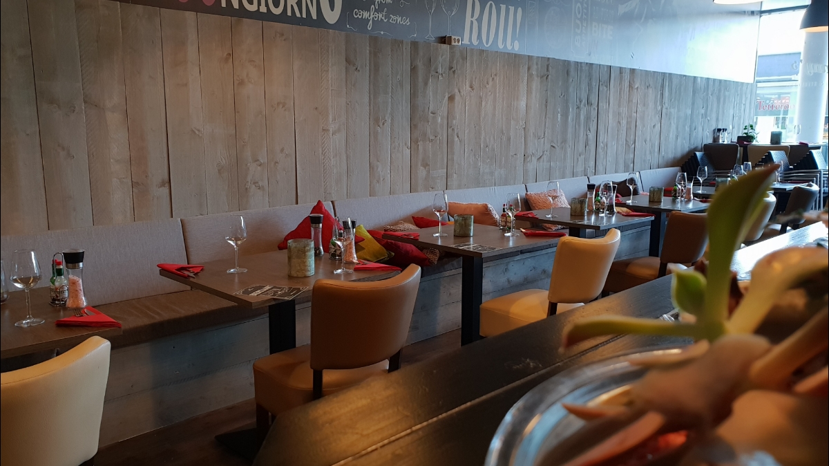 Foto van Johnny's Pizzeria & Steakhouse