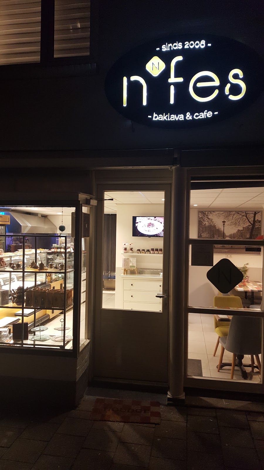 Foto van N'fes Baklava & Cafe