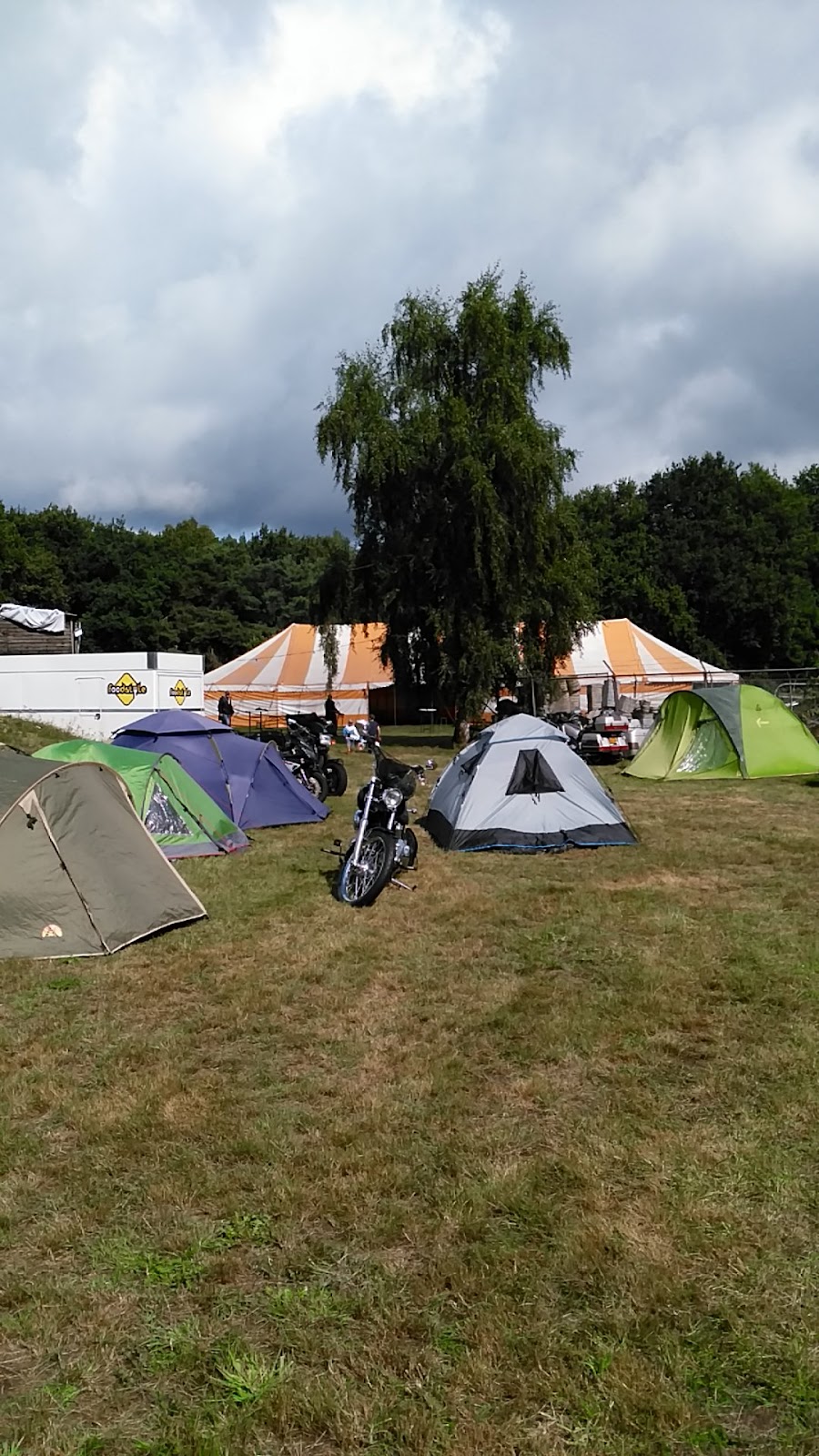Foto van Treffen Terrein Hustler