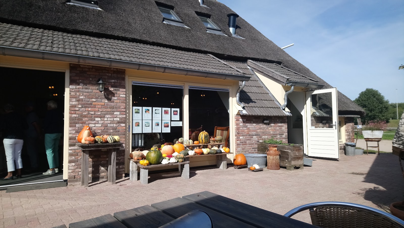 Foto van De Eikenhorst Theehuis en boeren spelen