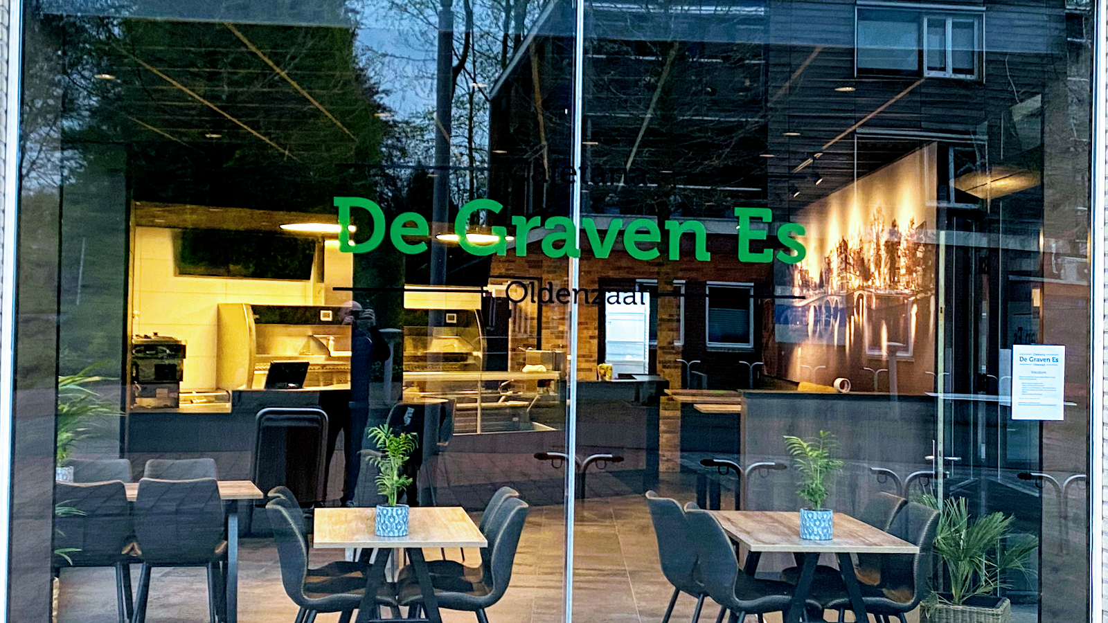 Foto van Cafetaria De Graven Es