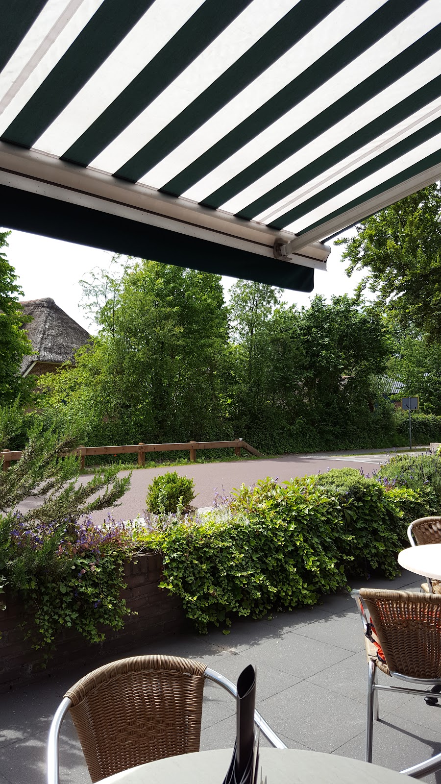 Foto van cafe schnitzelhuus ruimzicht