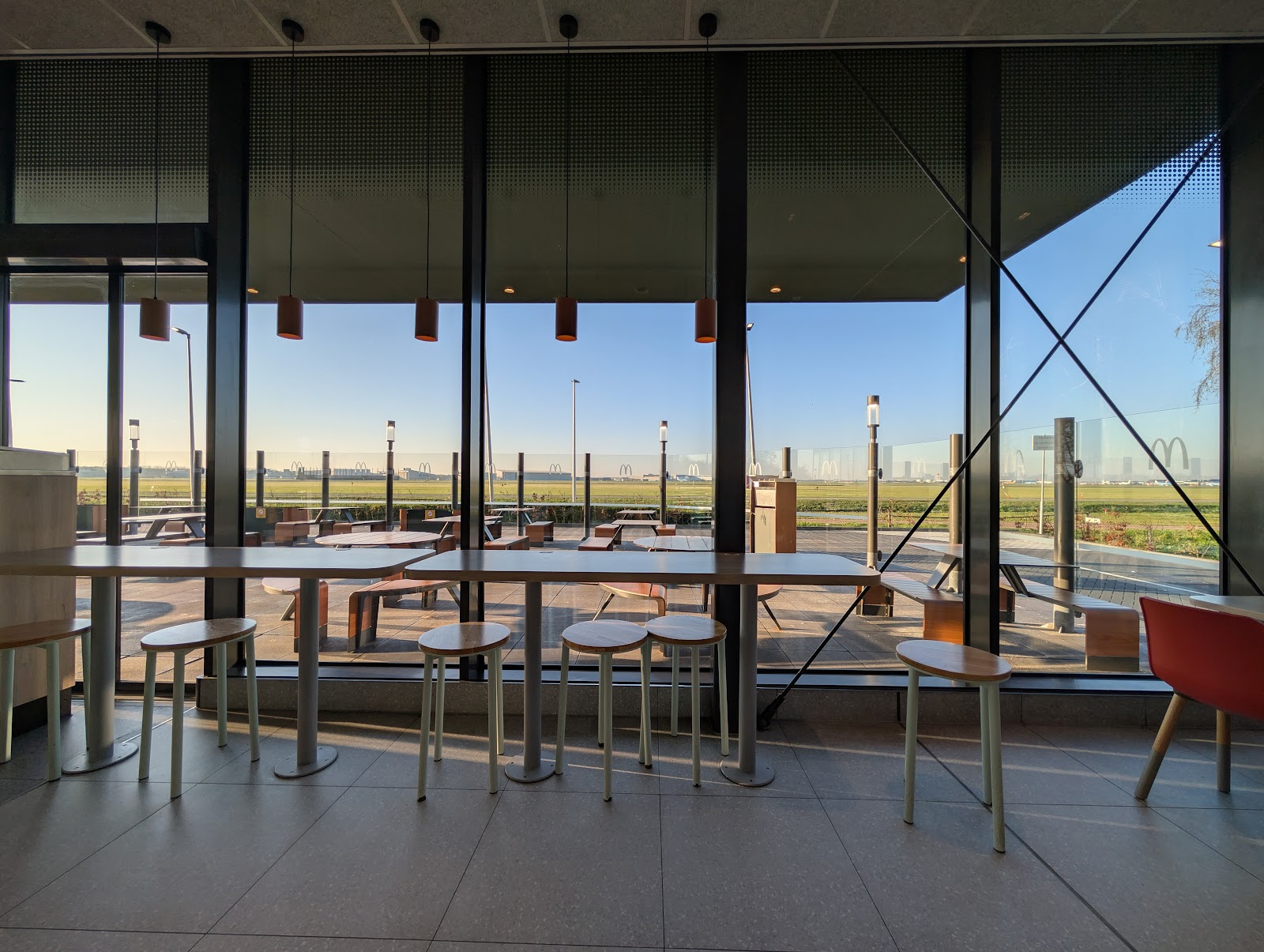 Foto van McDonald's Airport Schiphol McDrive Noord