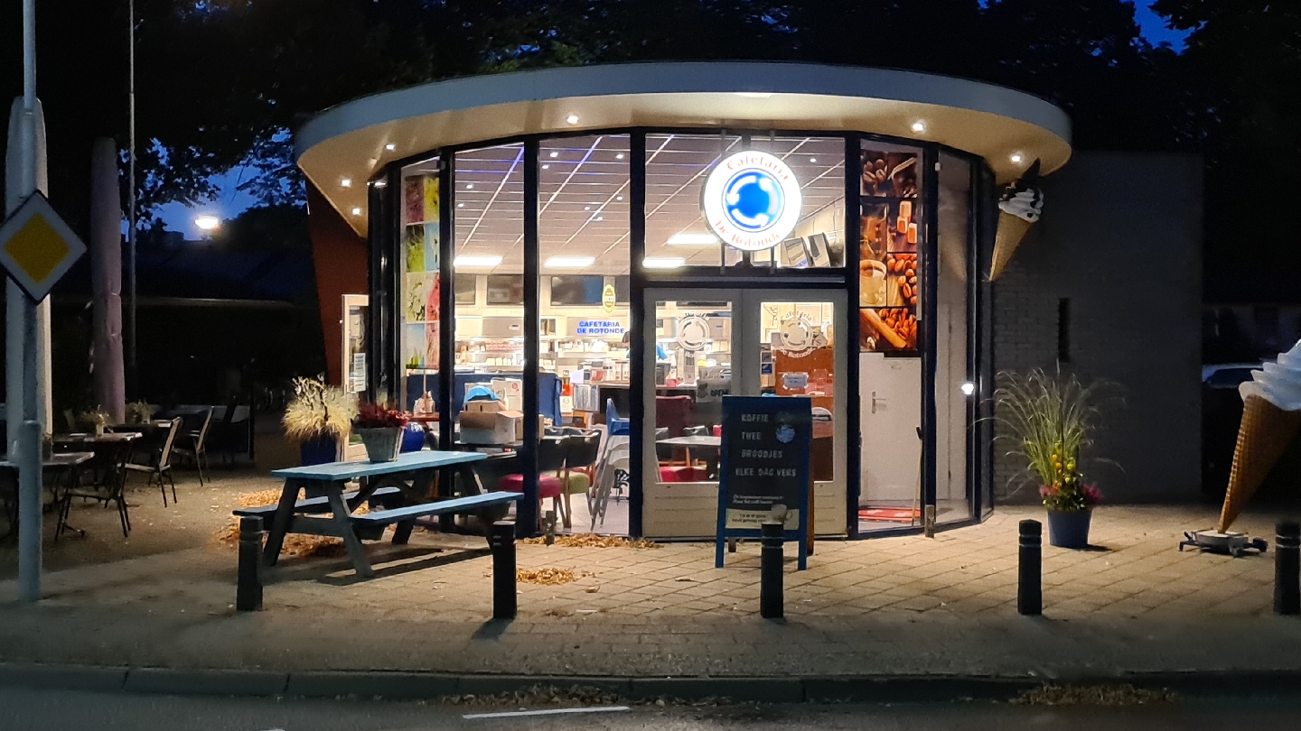 Foto van Cafetaria de Rotonde