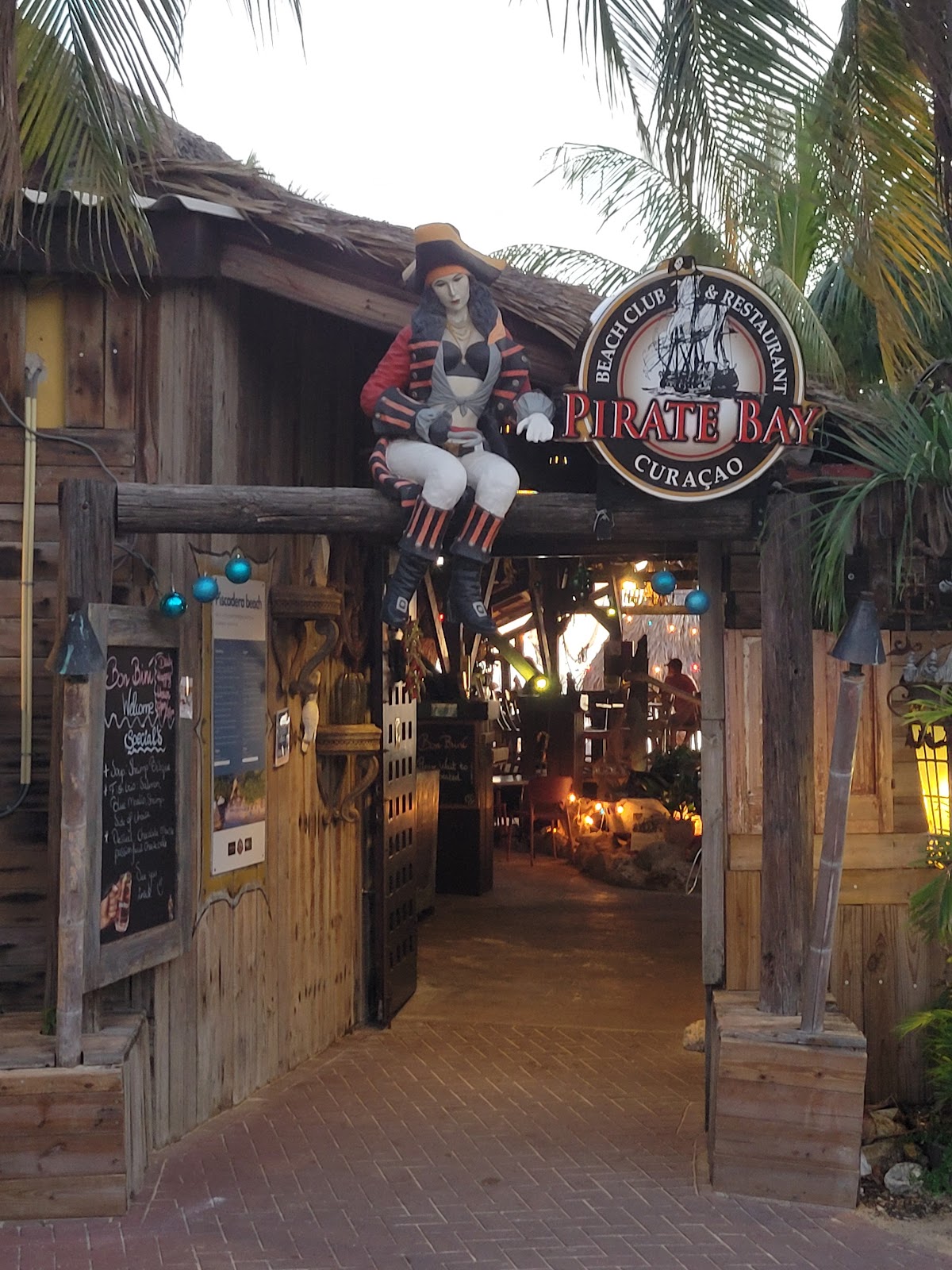 Foto van Pirate Bay Curaçao Beach Club and Restaurant