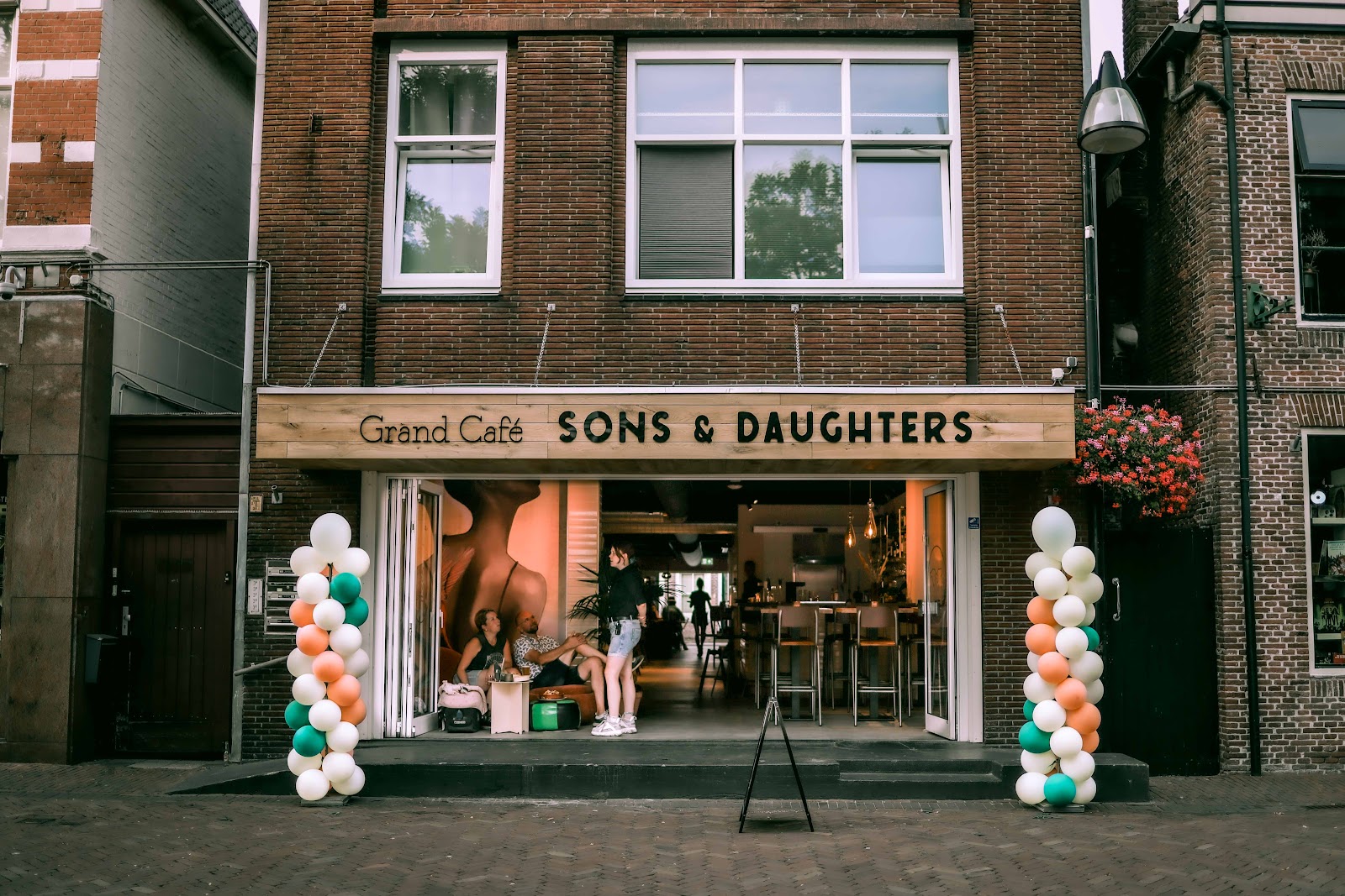 Foto van Grand Café Sons & Daughters