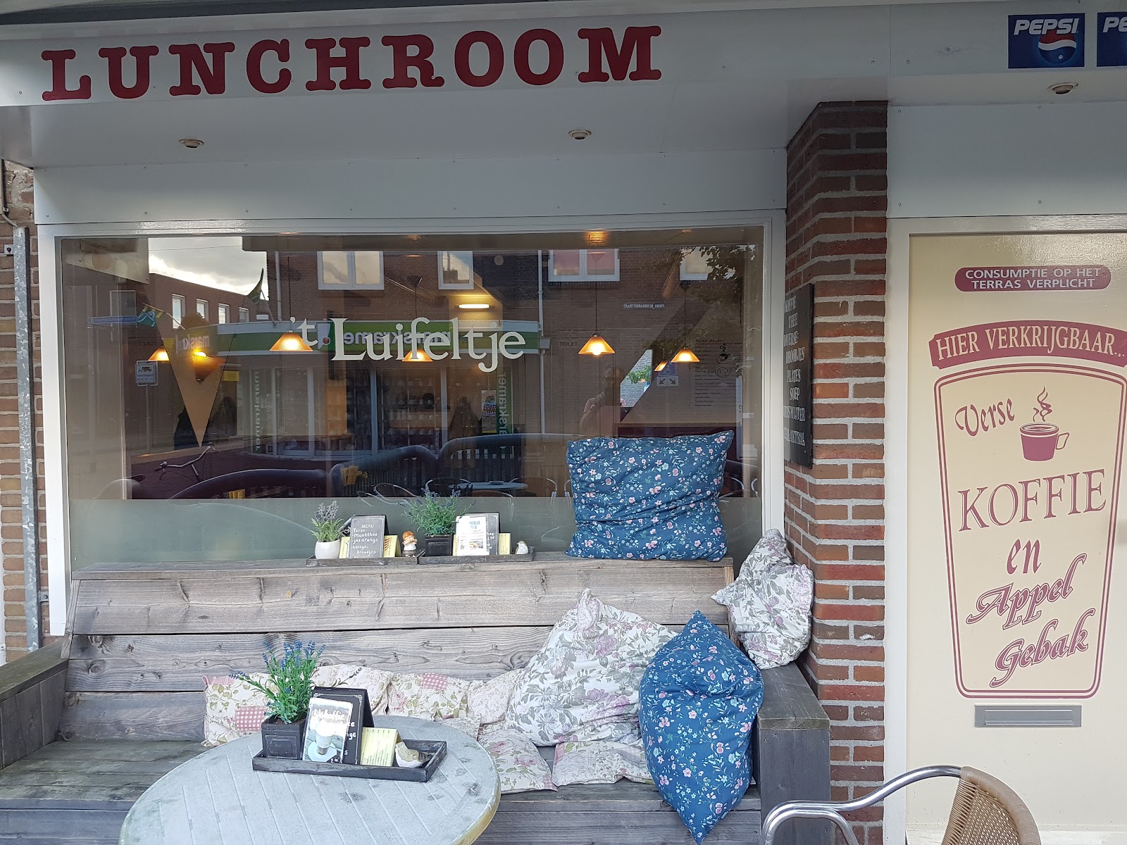 Foto van Lunchroom Snackbar 't Luifeltje