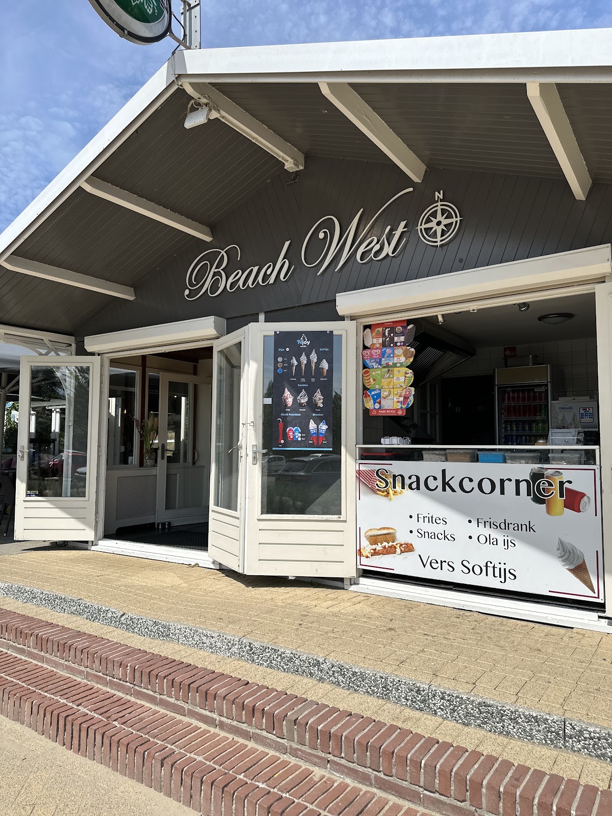 Foto van Beach West