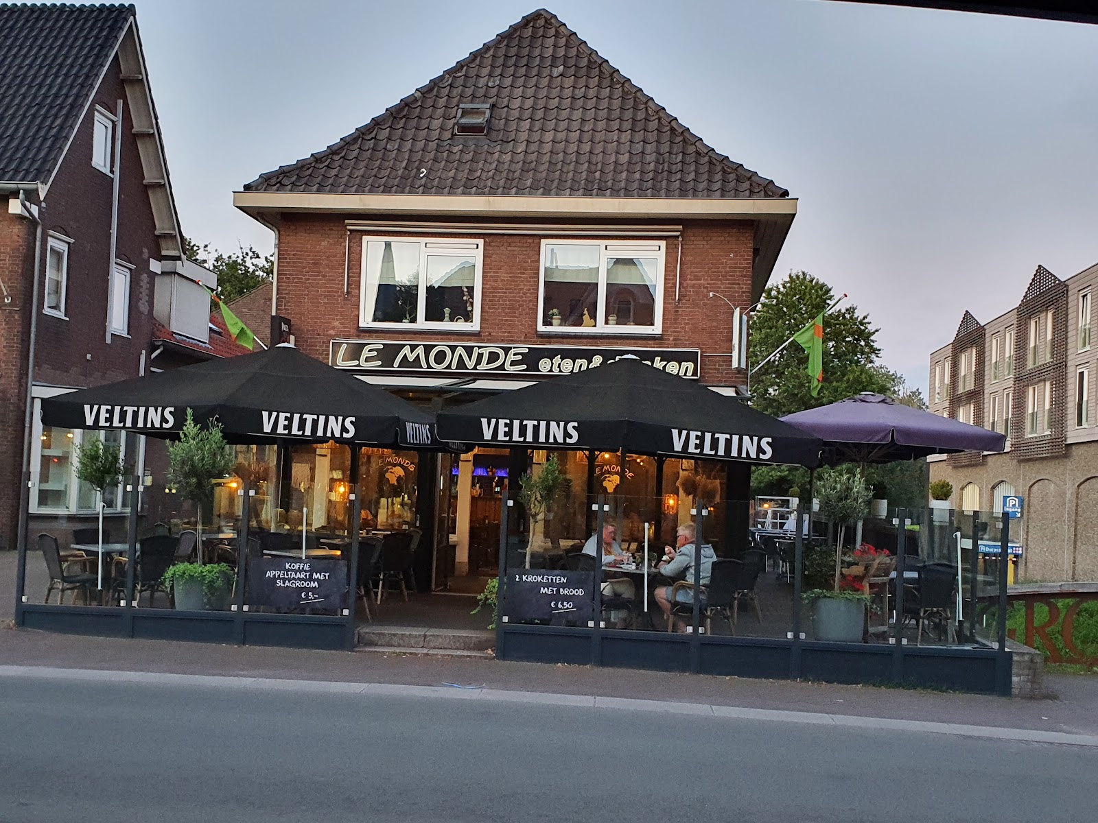 Foto van Le Monde Eten & Drinken