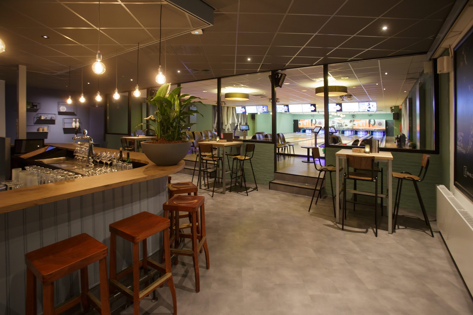 Foto van Vier Hoog Zevenbergen - Bowling & Restaurant