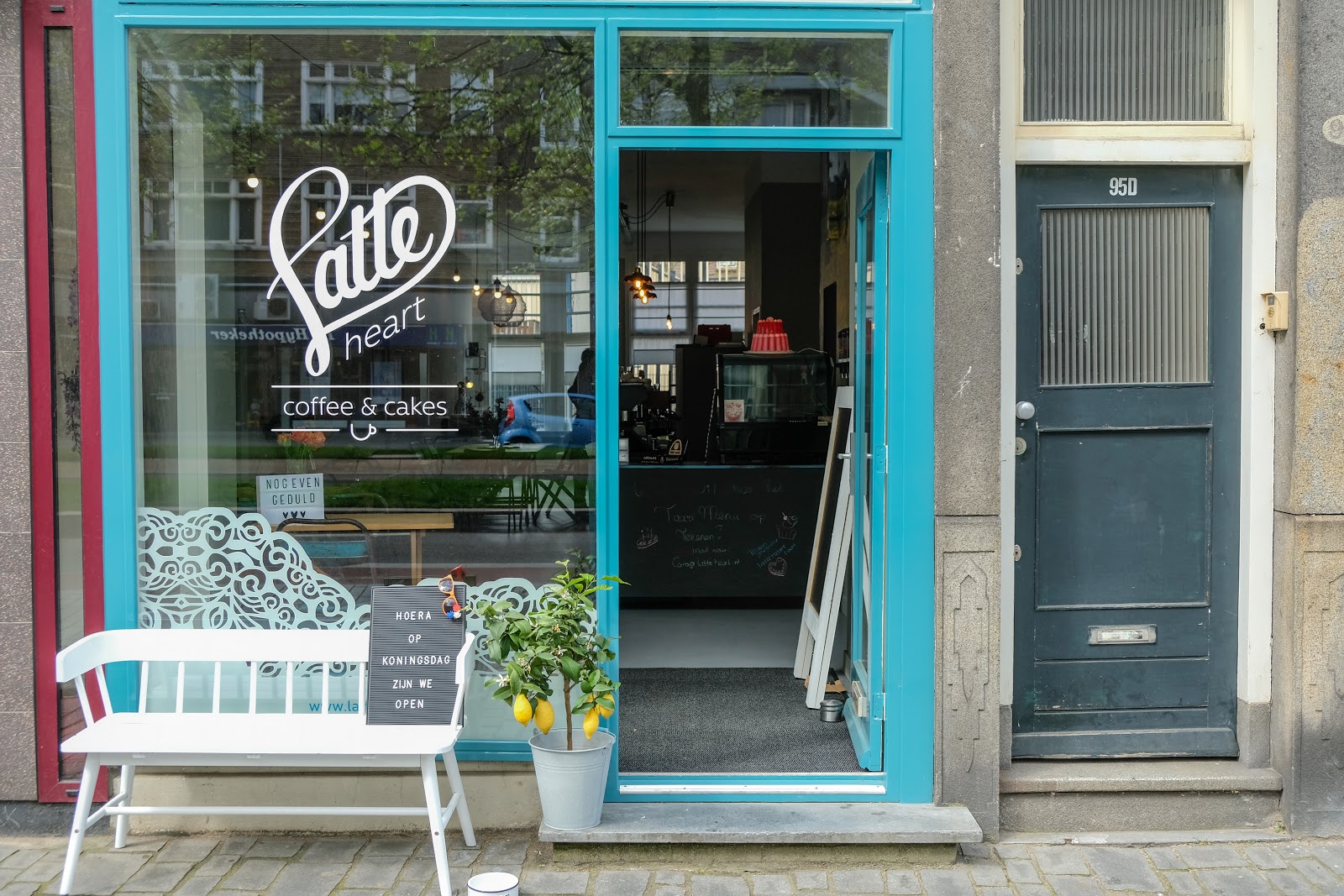 Foto van Latte Heart Coffee & Cakes