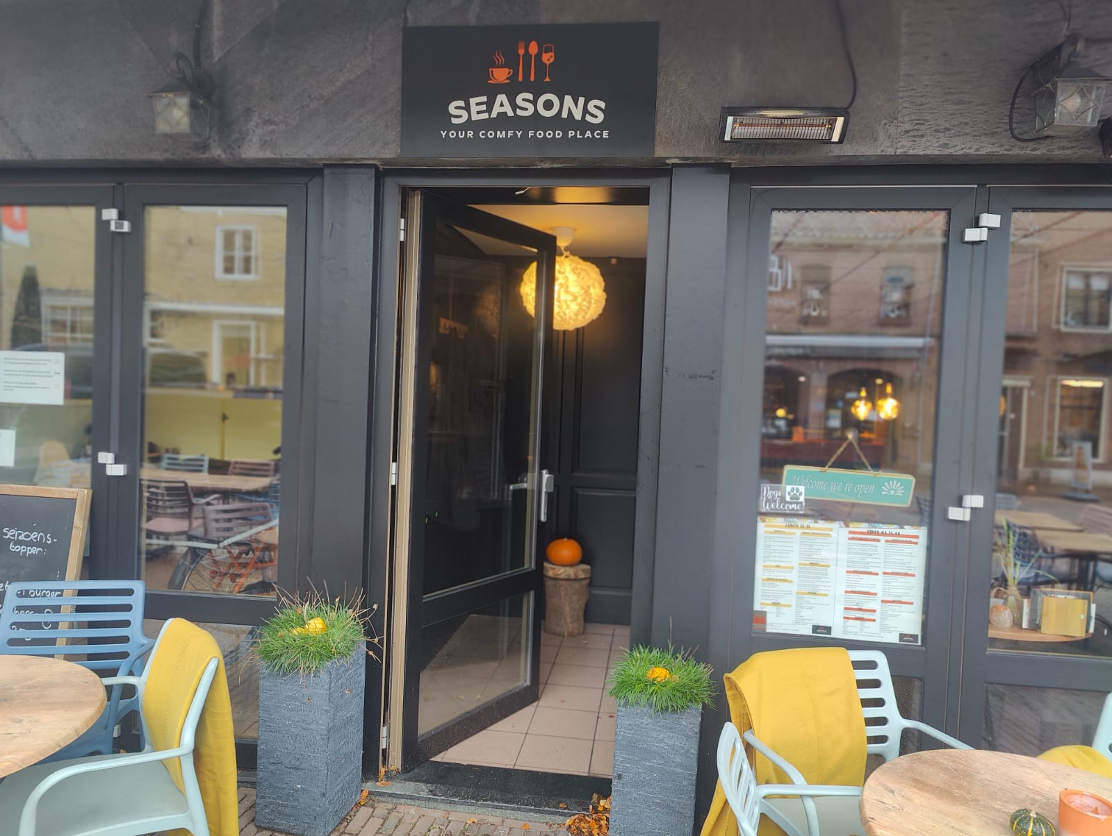 Foto van Seasons - your comfy food place