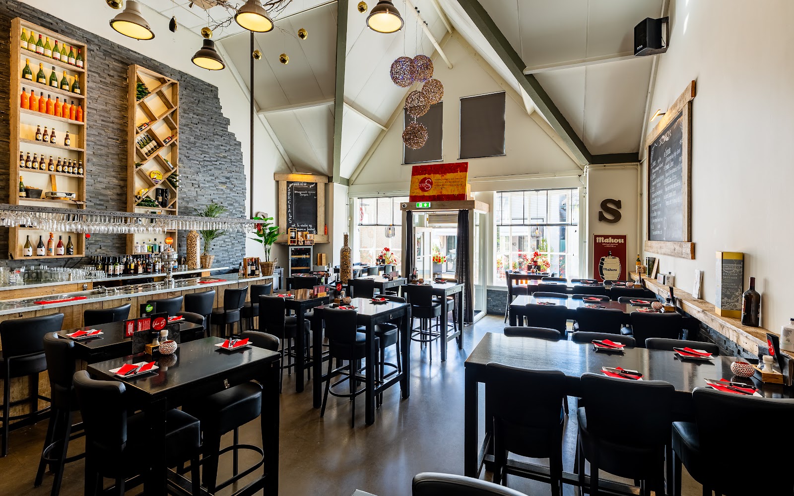 Foto van Tapas en Wijnbar van 'S
