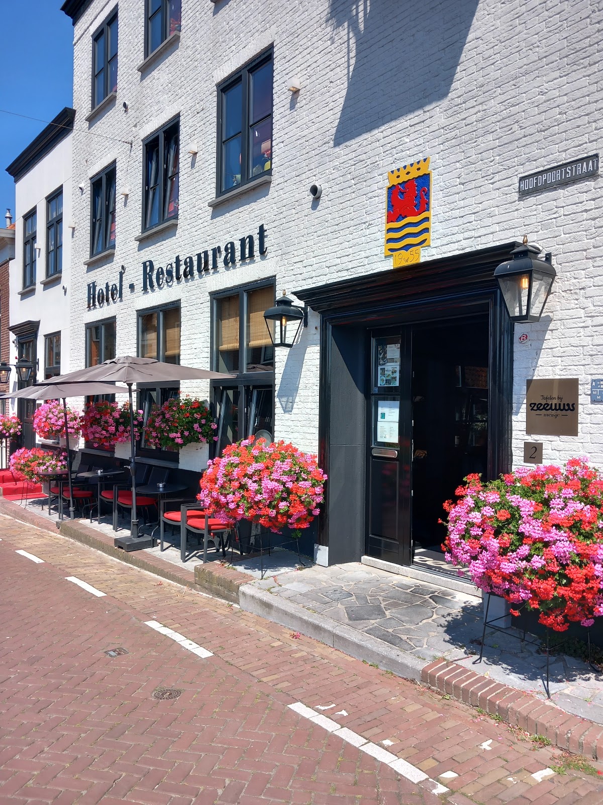 Foto van Tafelen bij Zeeuws Meisje