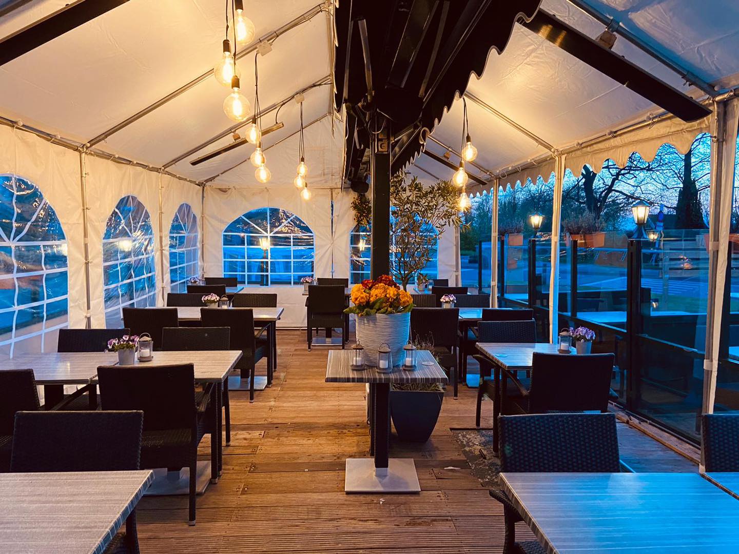 Foto van Paviljoen 't Middelpunt | Lunchen en dineren op het water