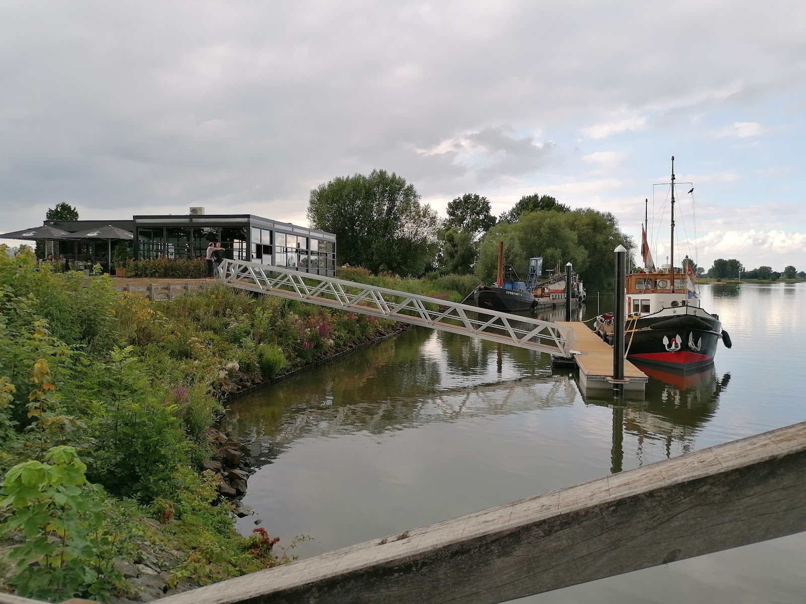 Foto van Wijk en Aalburg