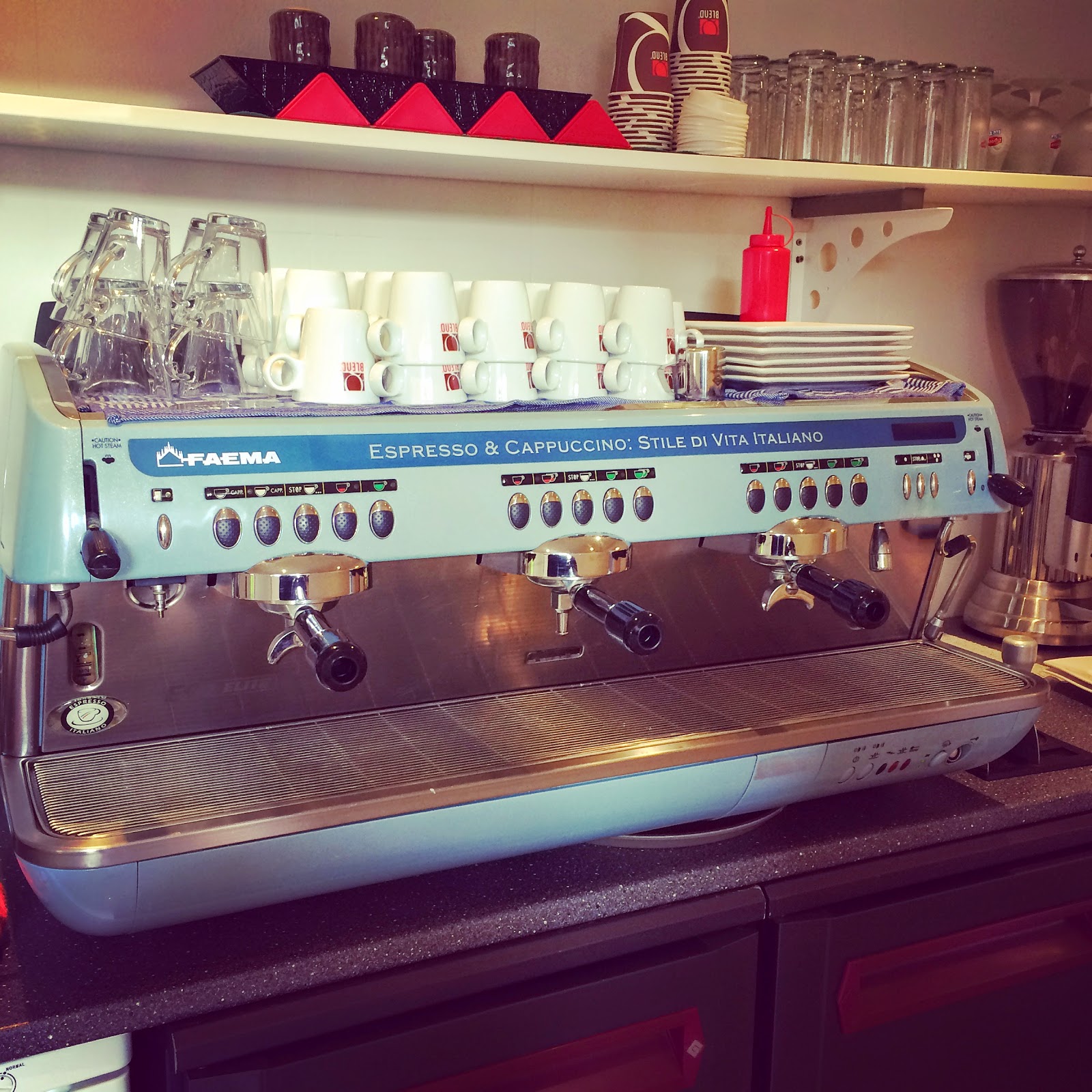 Foto van MoYi Cafetaria, Sushi & Meer