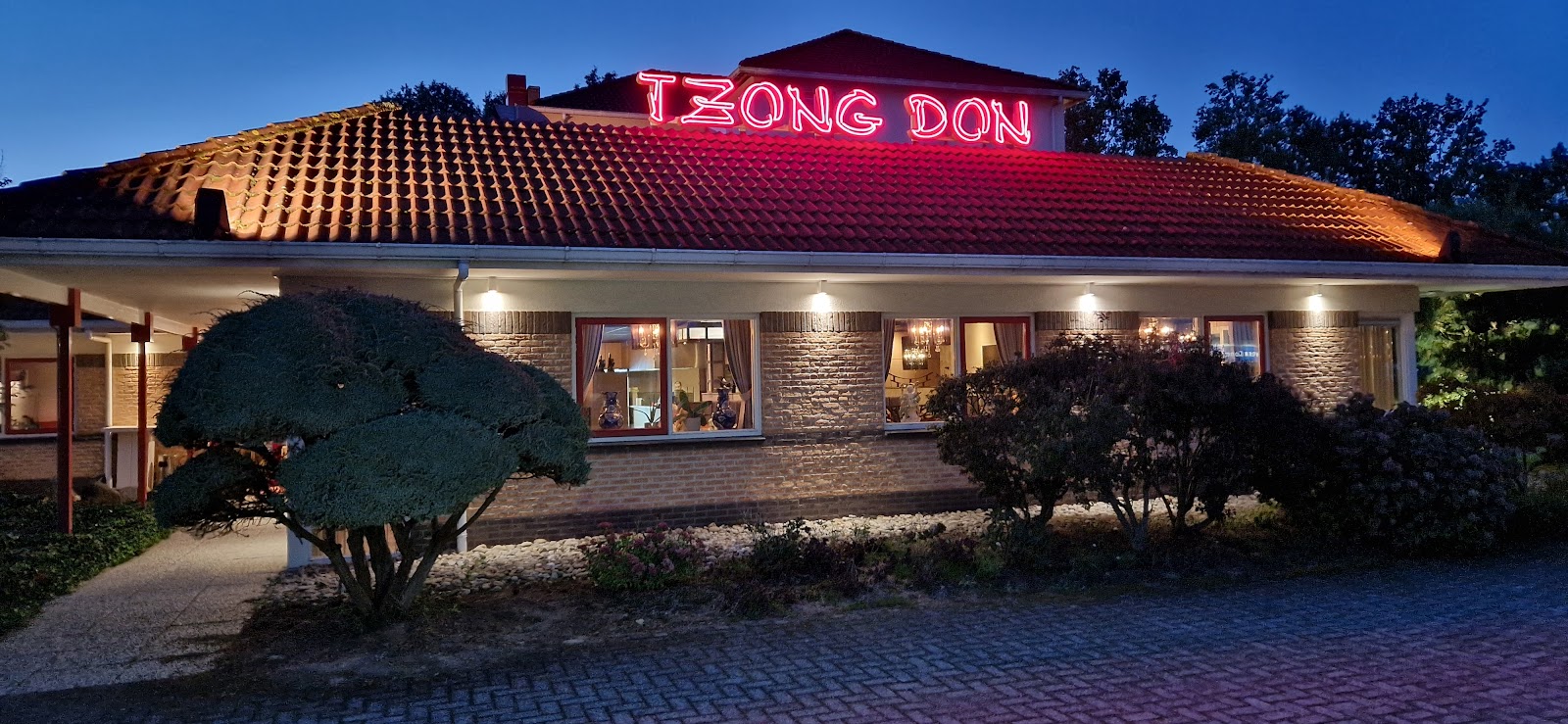 Foto van Tzong Don