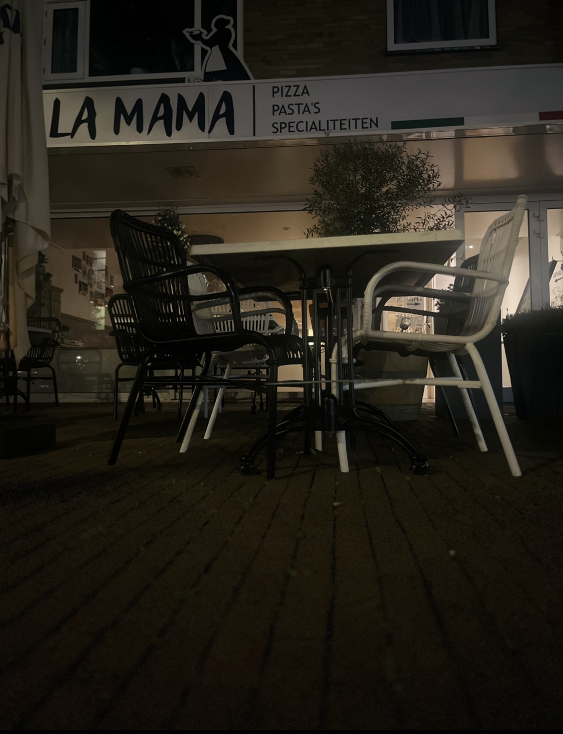 Foto van La Mama Roden