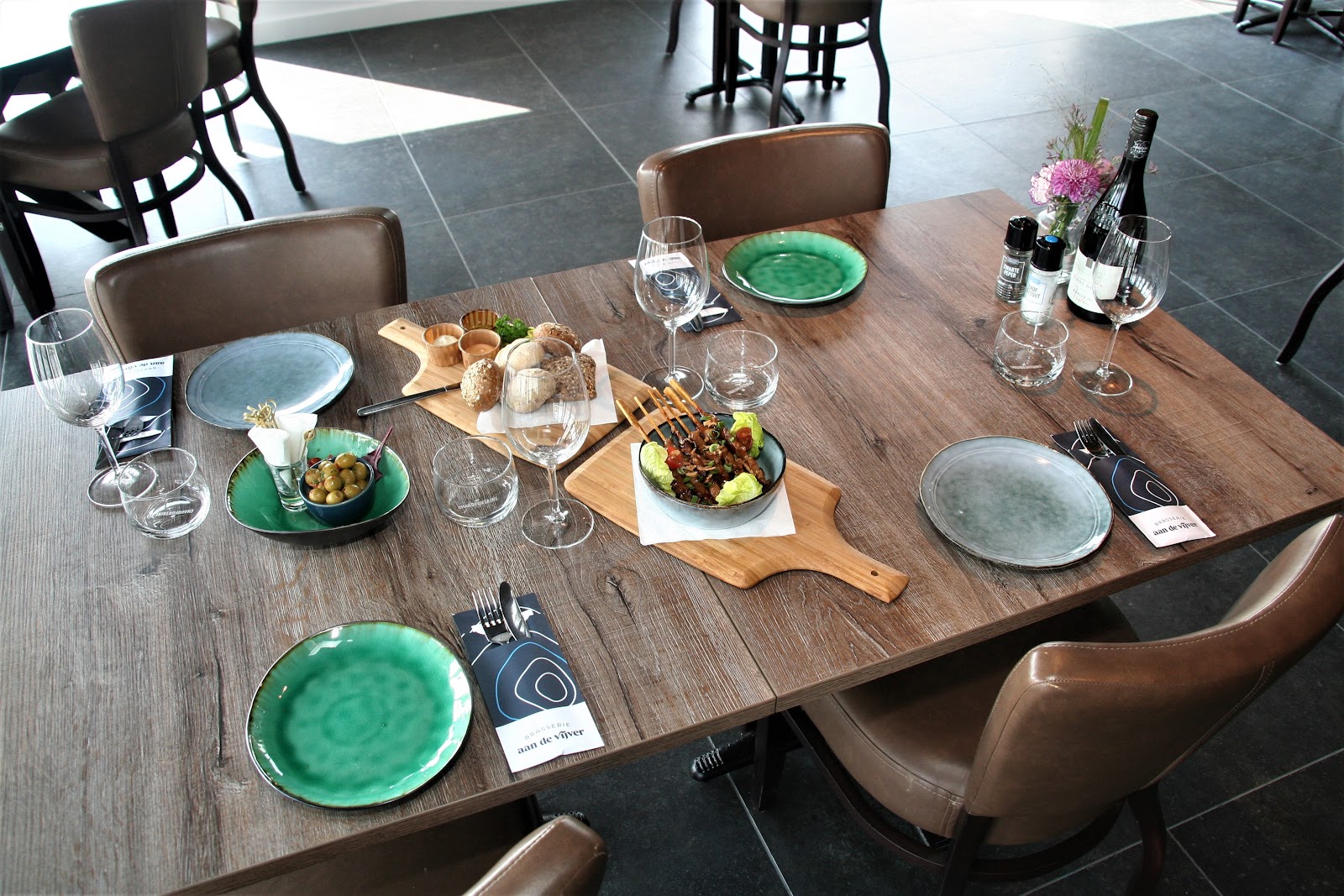 Foto van "Brasserie aan de Vijver" & "Forelvisserij Maurik"